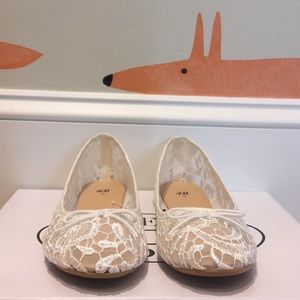h&m white floral flats